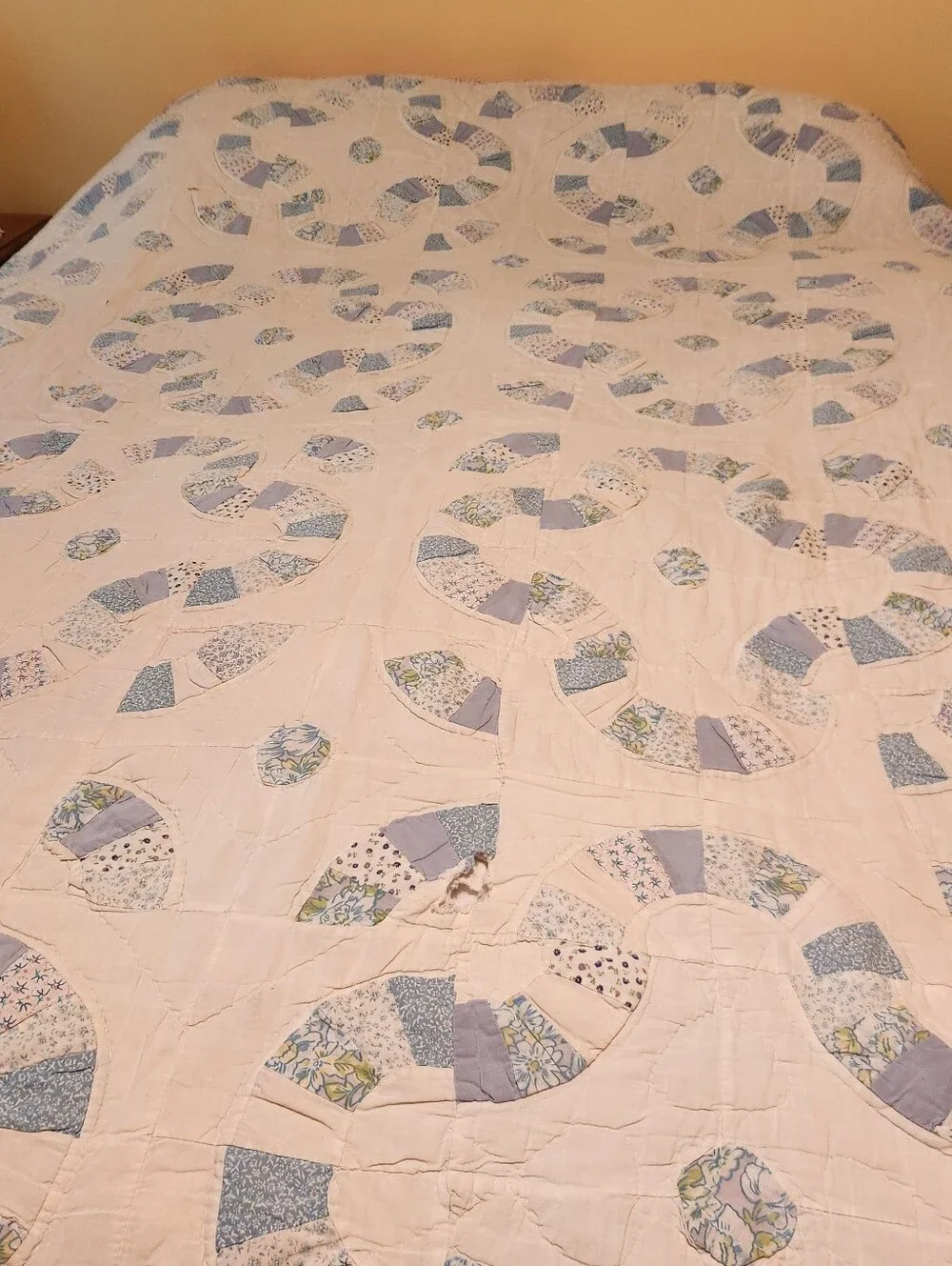 HANDMADE Patchwork Quilt Queen Full Vintage Floral Hand Quilted 85 x  87 Flaws
